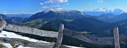 Panorama: Totes Gebirge, Braunedelkogel, Gamsfeld und Dachstein